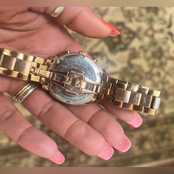 Michael Kors Mother of Pearl Gold Sterling Silver Watch [USED WITH BOX] - Picture 6 of 10